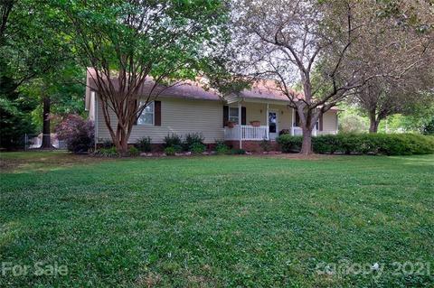 111 Singing Pine Dr, Clover, SC 29710 photo 4