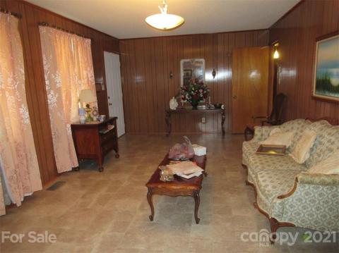 818 Setzer Dr, Conover, NC 28613 photo 4