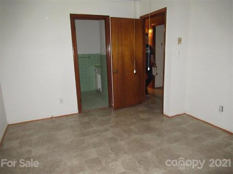 818 Setzer Dr, Conover, NC 28613 photo 14