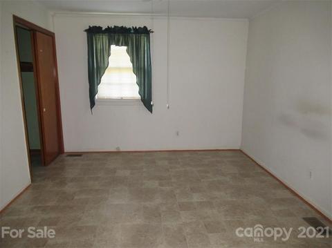 818 Setzer Dr, Conover, NC 28613 photo 13