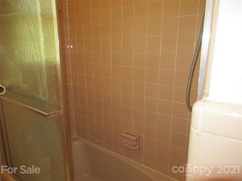818 Setzer Dr, Conover, NC 28613 photo 12