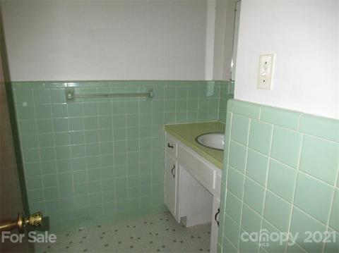 818 Setzer Dr, Conover, NC 28613 photo 17