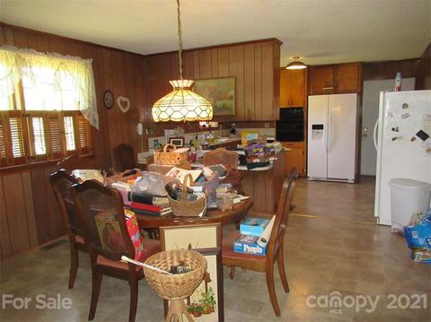 818 Setzer Dr, Conover, NC 28613 photo 5
