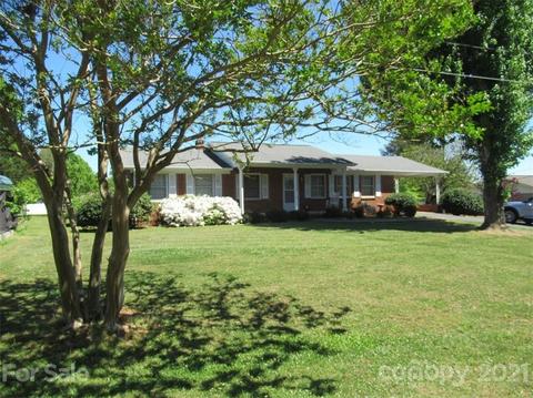 818 Setzer Dr, Conover, NC 28613 photo 2