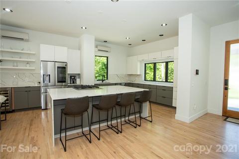 425 Coxe Ave, Charlotte, NC 28208 photo 5