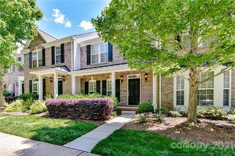 20128 Amy Lee Dr, Cornelius, NC 28031 photo 2