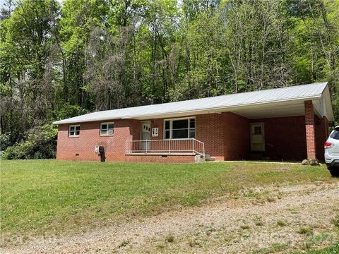 79 Candy Ln, Sylva, NC 28779 photo 2