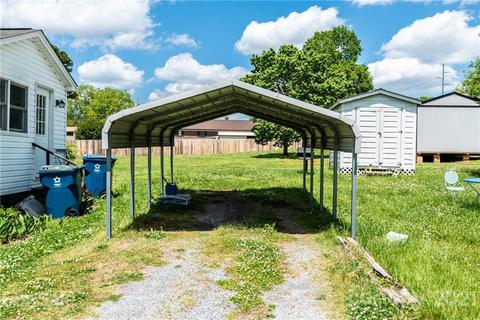 401 E Carpenter St, Maiden, NC 28650 photo 3
