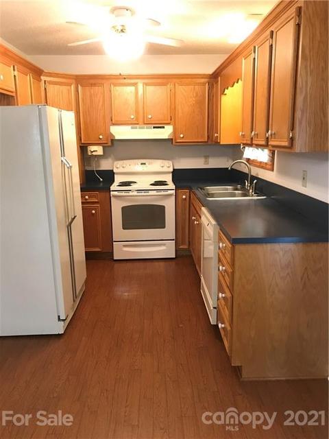 4920 Thoreau Dr, Conover, NC 28613 photo 6