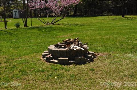 108 Wike Dr, Conover, NC 28613 photo 4