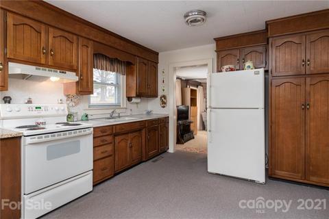 219 E Carpenter St, Maiden, NC 28650 photo 8