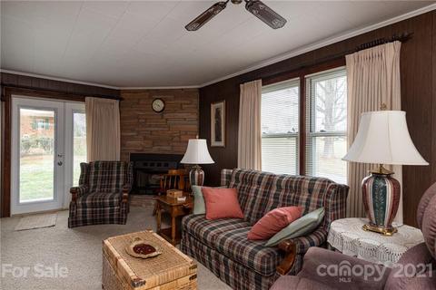 219 E Carpenter St, Maiden, NC 28650 photo 4