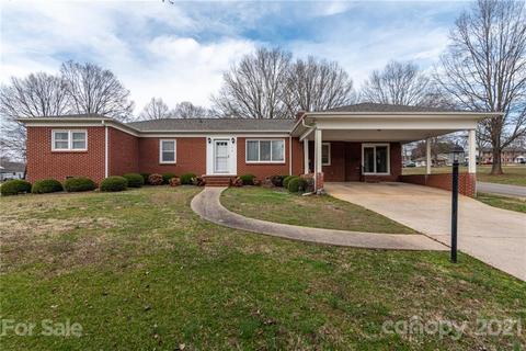 219 E Carpenter St, Maiden, NC 28650 photo 2