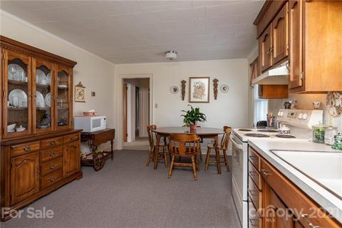 219 E Carpenter St, Maiden, NC 28650 photo 9