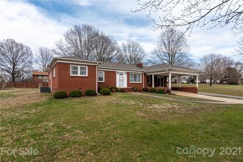 219 E Carpenter St, Maiden, NC 28650 photo 3