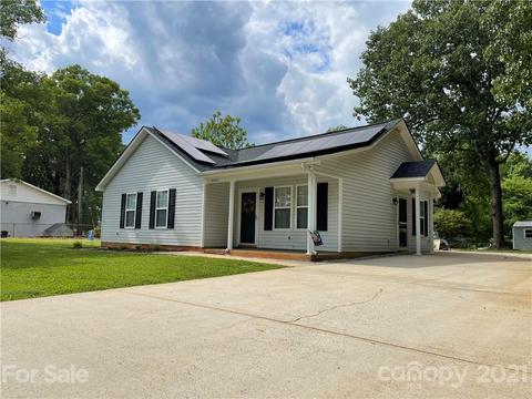 5752 Oak Dr, Charlotte, NC 28216 photo 2