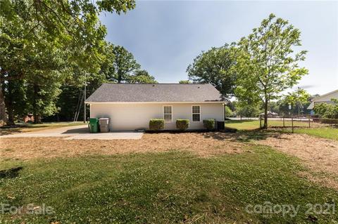 5752 Oak Dr, Charlotte, NC 28216 photo 33