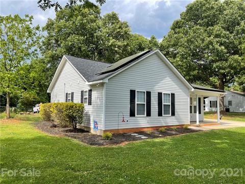 5752 Oak Dr, Charlotte, NC 28216 photo 4