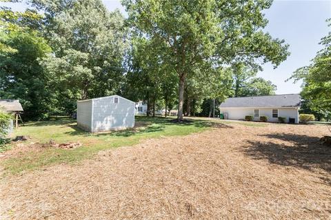 5752 Oak Dr, Charlotte, NC 28216 photo 29