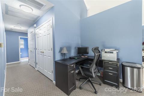 5752 Oak Dr, Charlotte, NC 28216 photo 15