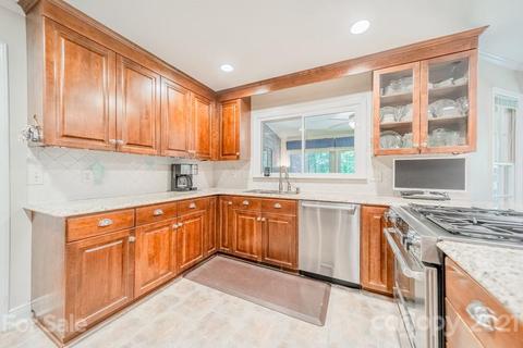 2000 Draymore Ln, Matthews, NC 28105 photo 11