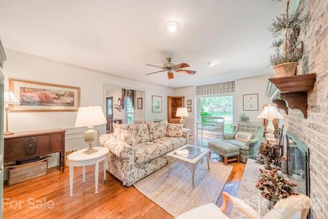 2000 Draymore Ln, Matthews, NC 28105 photo 4