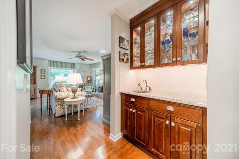 2000 Draymore Ln, Matthews, NC 28105 photo 8
