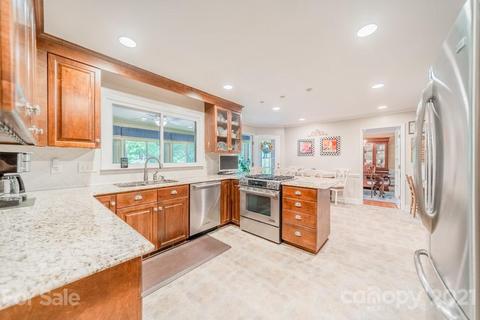 2000 Draymore Ln, Matthews, NC 28105 photo 9