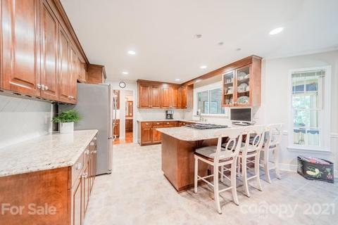 2000 Draymore Ln, Matthews, NC 28105 photo 12