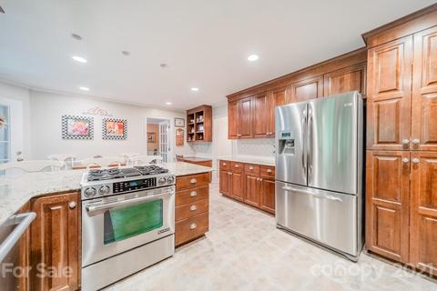 2000 Draymore Ln, Matthews, NC 28105 photo 10