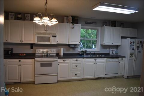 338 Pleasant View Dr, Marion, NC 28752 photo 10