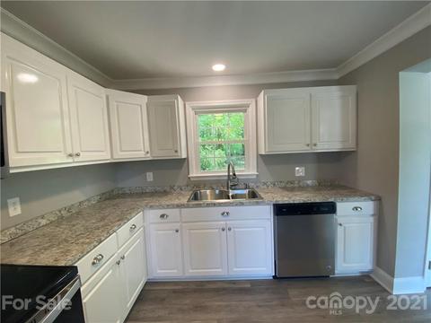 1041 Darlene Blvd, Lancaster, SC 29720 photo 6