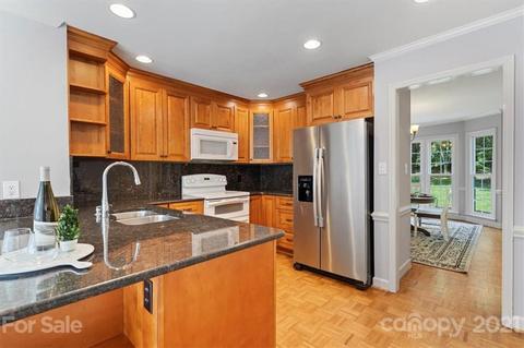 14401 Hackamore Dr, Matthews, NC 28105 photo 6
