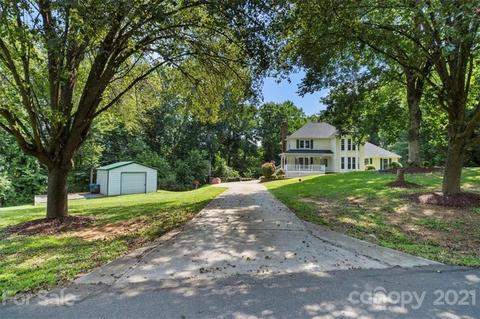 14401 Hackamore Dr, Matthews, NC 28105 photo 2