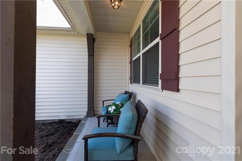 104 Poplin Pl, Clover, SC 29710 photo 4