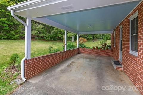 331 Wilson Dr, Brevard, NC 28712 photo 3