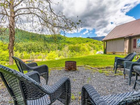 292 Canter Ln, Sylva, NC 28779 photo 2