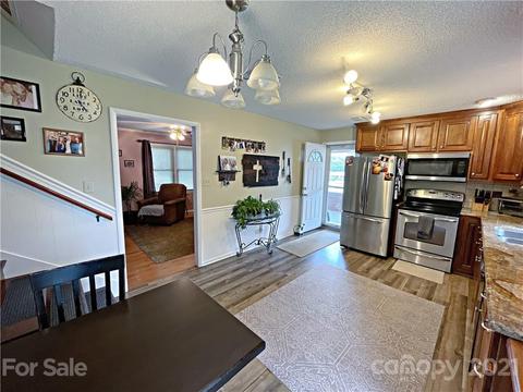 5097 Clearview Ct, Conover, NC 28613 photo 4