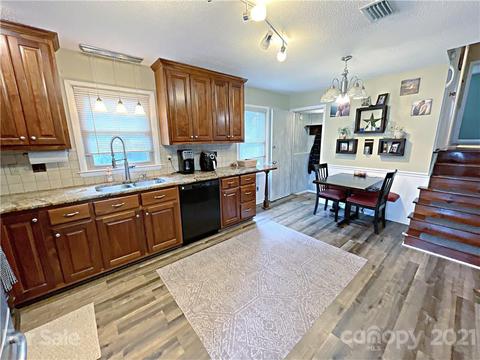 5097 Clearview Ct, Conover, NC 28613 photo 7