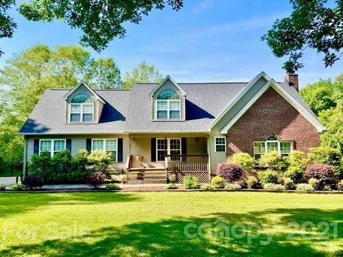 127 Flora Ln, Harmony, NC 28634 photo 1