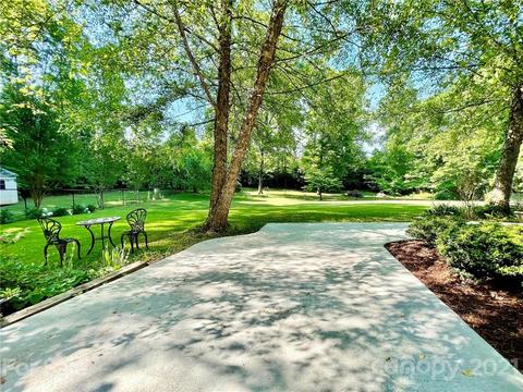 127 Flora Ln, Harmony, NC 28634 photo 10