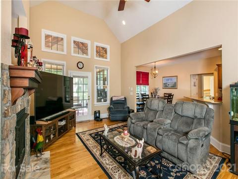 113 Bridge Ln, Tryon, NC 28782 photo 6