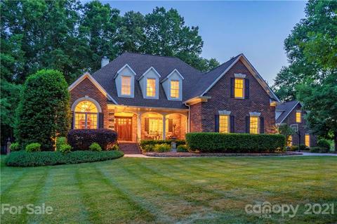 6607 Fox Ridge Cir, Davidson, NC 28036 photo 1
