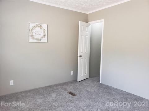 926 Jackson Loop Rd, Flat Rock, NC 28731 photo 5