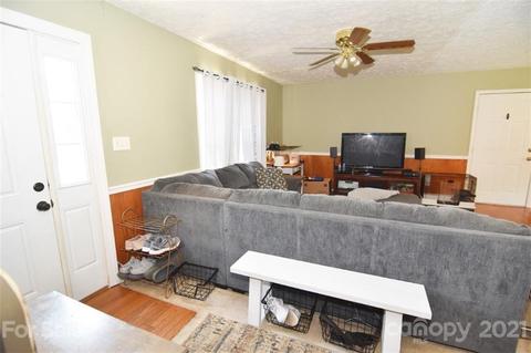 2107 Kyle Ct SE, Conover, NC 28613 photo 10