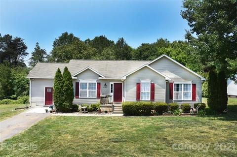 2107 Kyle Ct SE, Conover, NC 28613 photo 1