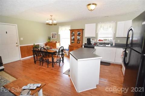 2107 Kyle Ct SE, Conover, NC 28613 photo 7