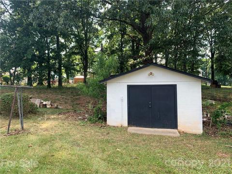 1805 Cedrow Dr, High Point, NC 27260 photo 5