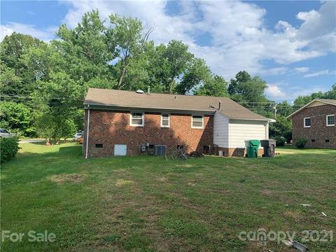 1805 Cedrow Dr, High Point, NC 27260 photo 4