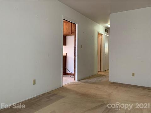 1805 Cedrow Dr, High Point, NC 27260 photo 10